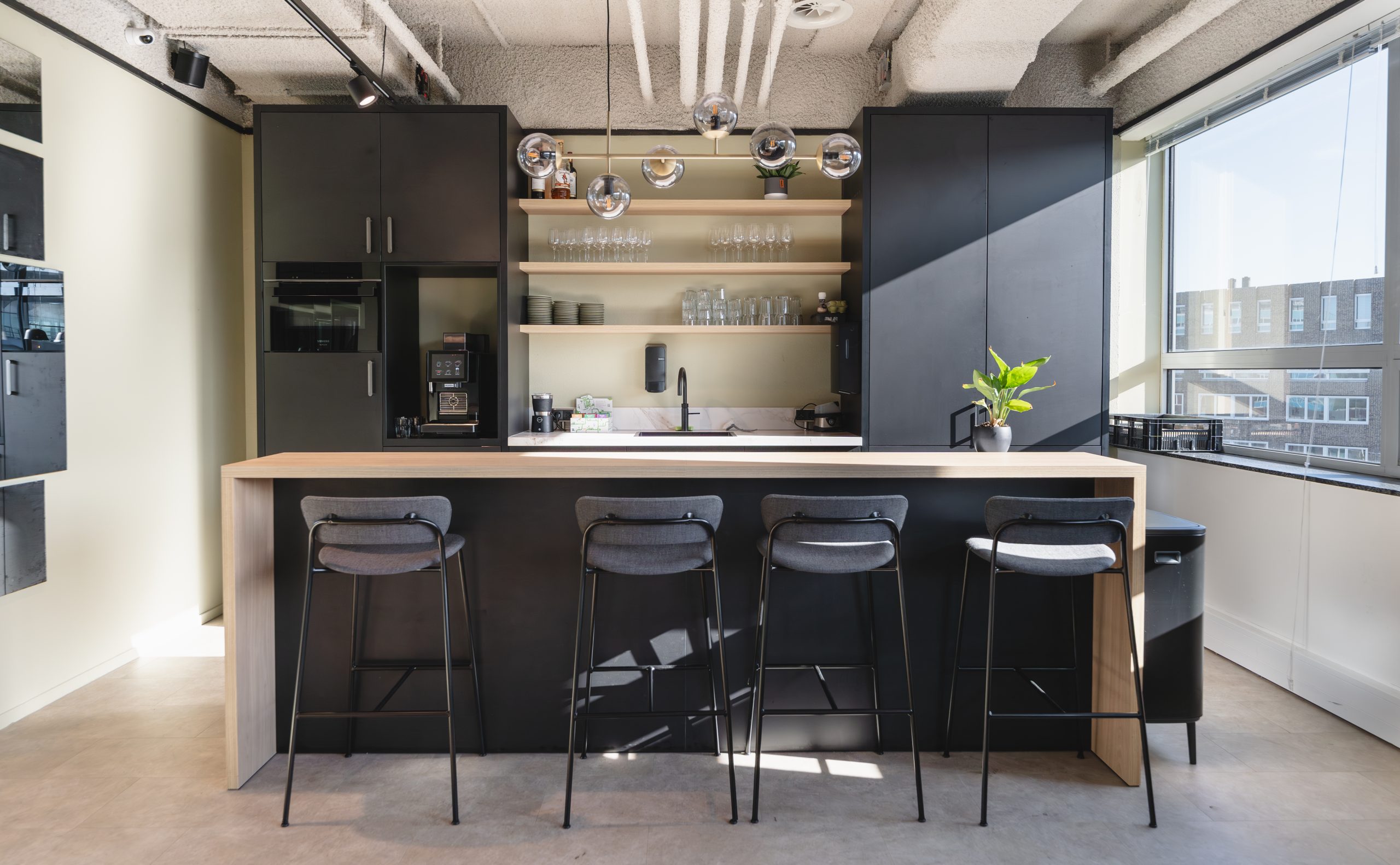 Bos en Lommerplein 37